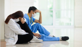 El agotamiento en el sector salud: una realidad ineludible y cómo abordarla
