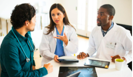 Cuatro estrategias fundamentales para médicos graduados en el extranjero que quieren ejercer en Estados Unidos